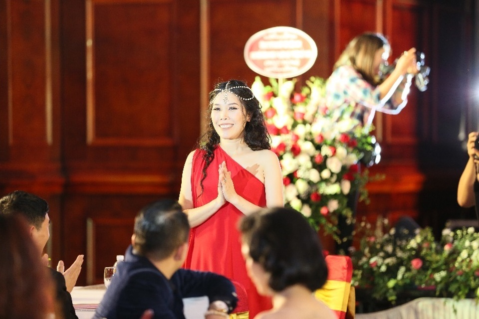Người thầm lặng đứng đằng sau Nữ hoàng Thương hiệu Việt Nam - 1 Người thầm lặng đứng đằng sau Nữ hoàng Thương hiệu Việt Nam - 1