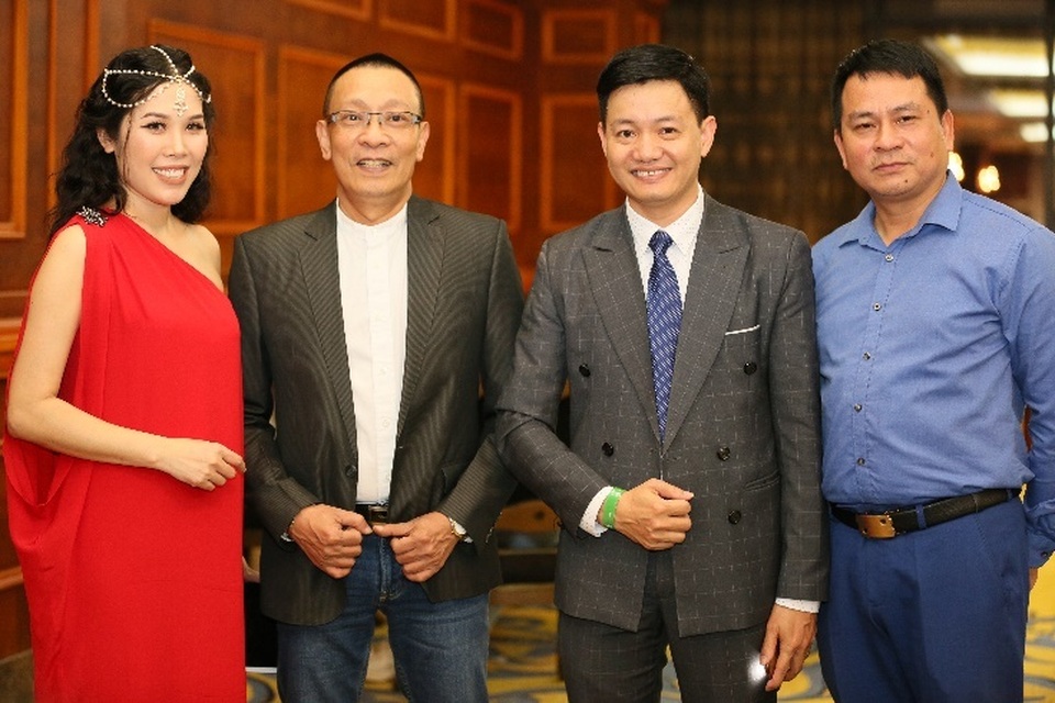 Người thầm lặng đứng đằng sau Nữ hoàng Thương hiệu Việt Nam - 2 Người thầm lặng đứng đằng sau Nữ hoàng Thương hiệu Việt Nam - 2
