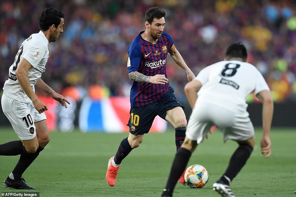 Messi bất lực trong ngày Barcelona gục ngã trước Valencia - 22 Messi bất lực trong ngày Barcelona gục ngã trước Valencia - 22