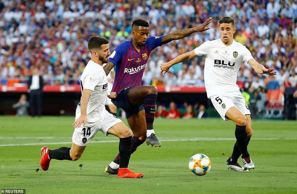 Messi bất lực trong ngày Barcelona gục ngã trước Valencia - 19 Messi bất lực trong ngày Barcelona gục ngã trước Valencia - 19