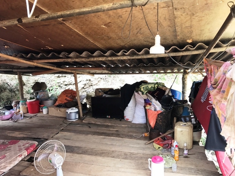 Dân sống trong lều tạm bợ chờ tái định cư - 6 Dân sống trong lều tạm bợ chờ tái định cư - 6