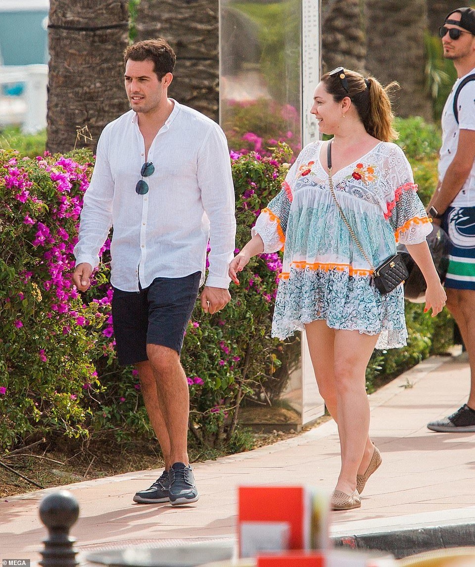 Siêu mẫu Kelly Brook ngày càng đẫy đà - 7 Siêu mẫu Kelly Brook ngày càng đẫy đà - 7