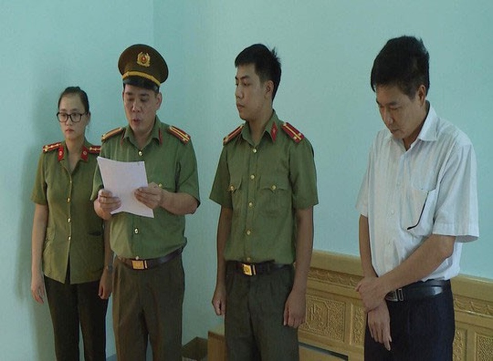 8 thí sinh được Phó Giám đốc Sở GD-ĐT Sơn La nâng điểm là con những ai? - 1 8 thí sinh được Phó Giám đốc Sở GD-ĐT Sơn La nâng điểm là con những ai? - 1