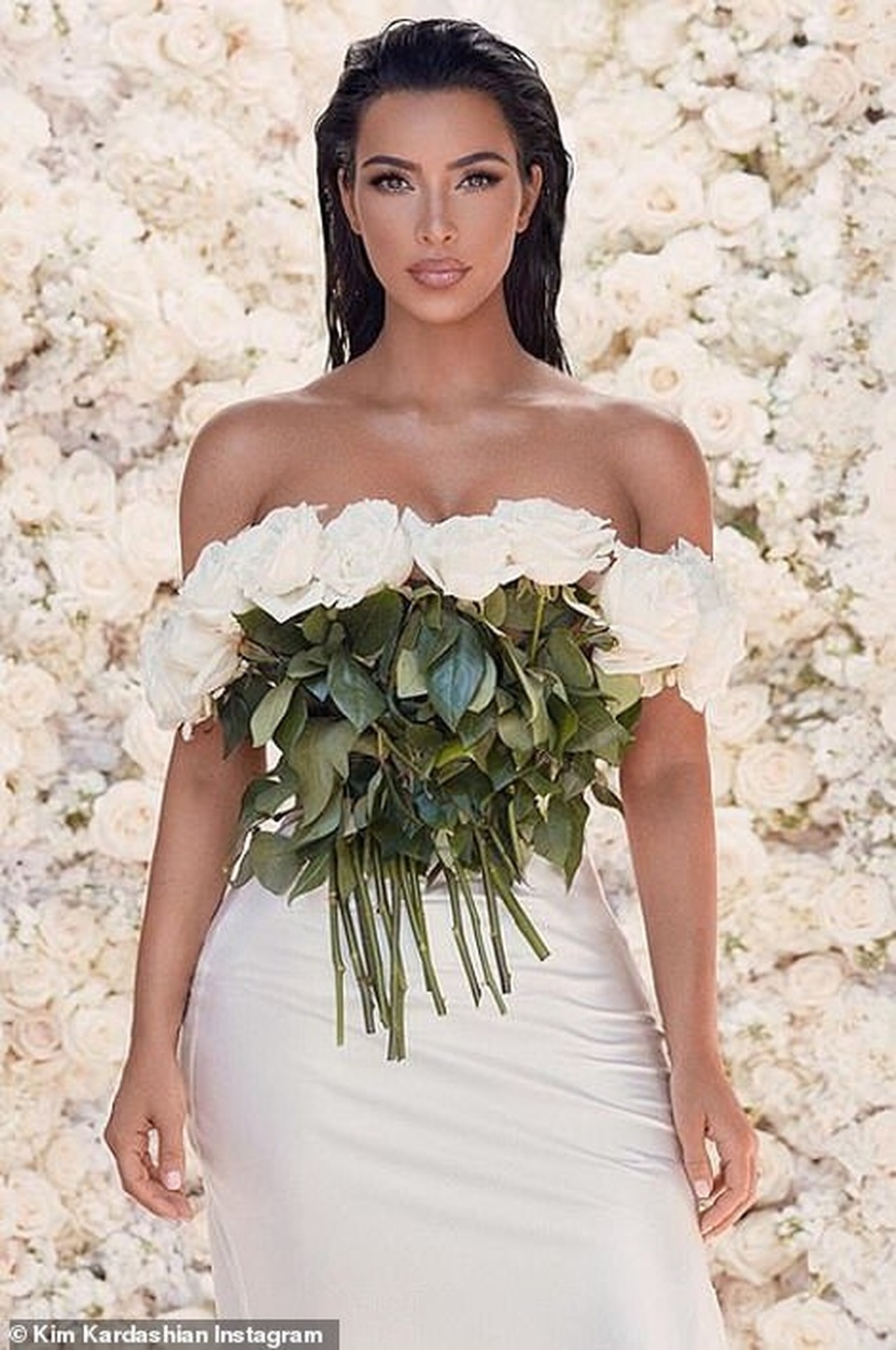 Ảnh cưới chưa từng công bố của Kim Kardashian - 10 Ảnh cưới chưa từng công bố của Kim Kardashian - 10