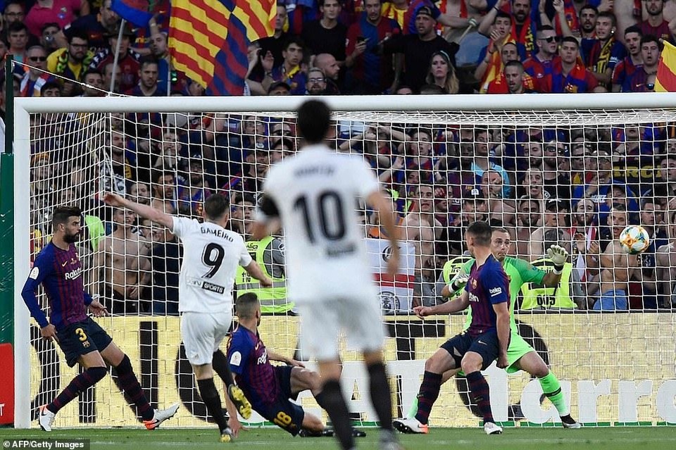 Đánh bại Barcelona, Valencia vô địch Cúp Nhà vua - 2