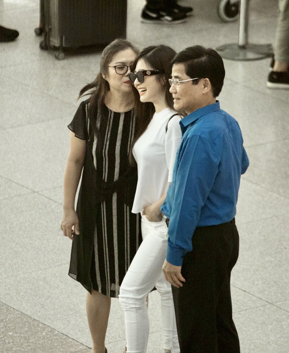 Hương Tràm chính thức sang Mỹ, ngừng sự nghiệp ca hát - 4 Hương Tràm chính thức sang Mỹ, ngừng sự nghiệp ca hát - 4