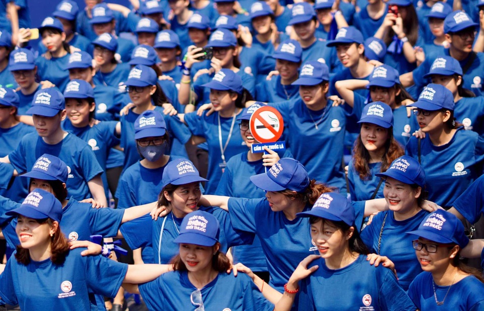 Hút thuốc lá gia tăng mắc ung thư phổi gấp 22 lần - 2