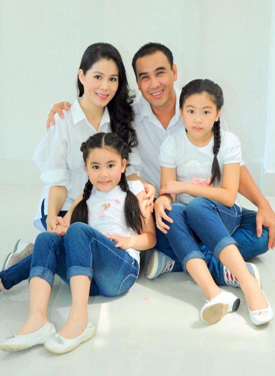 Tâm thư đẫm nước mắt của MC Quyền Linh, mẹ diễn viên Vợ ba giữa tâm bão - 5 Tâm thư đẫm nước mắt của MC Quyền Linh, mẹ diễn viên Vợ ba giữa tâm bão - 5