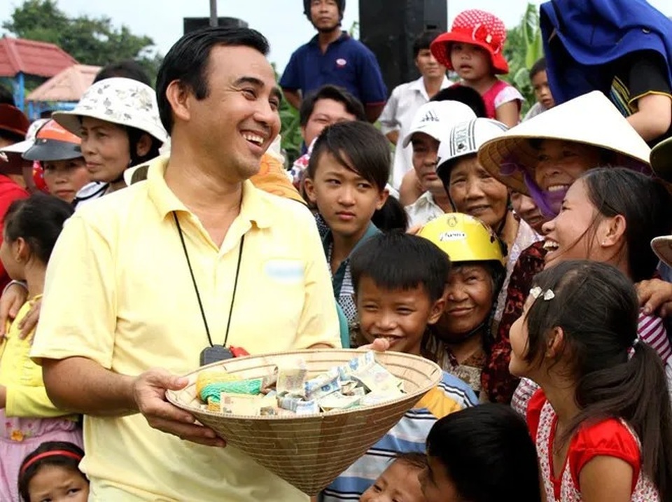 Tâm thư đẫm nước mắt của MC Quyền Linh, mẹ diễn viên Vợ ba giữa tâm bão - 7 Tâm thư đẫm nước mắt của MC Quyền Linh, mẹ diễn viên Vợ ba giữa tâm bão - 7
