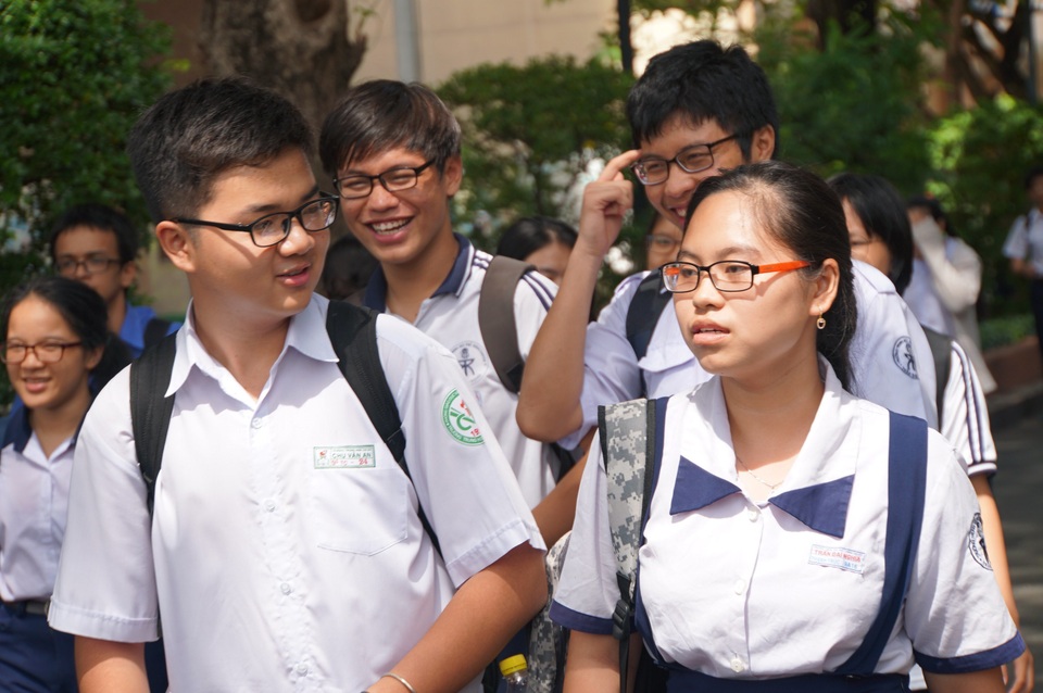 Đề thi môn Văn vào lớp 10 trường Phổ thông Năng khiếu (ĐH Quốc gia TP.HCM) - 4 Đề thi môn Văn vào lớp 10 trường Phổ thông Năng khiếu (ĐH Quốc gia TP.HCM) - 4