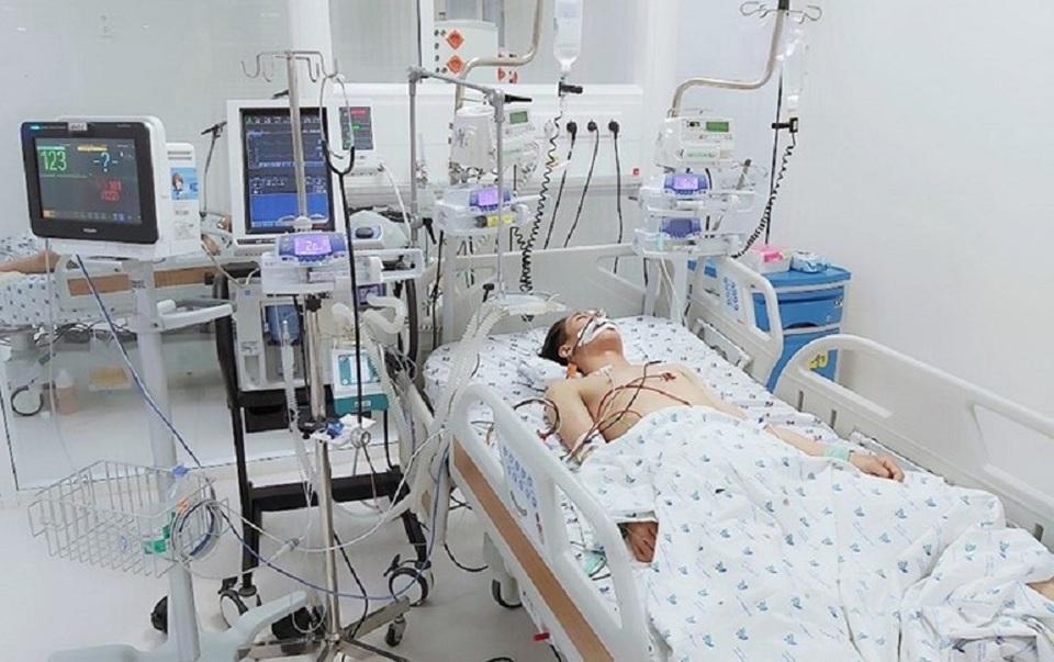 Buồn chuyện gia đình, cậu bé 15 tuổi uống thuốc trừ sâu - 1 Buồn chuyện gia đình, cậu bé 15 tuổi uống thuốc trừ sâu - 1