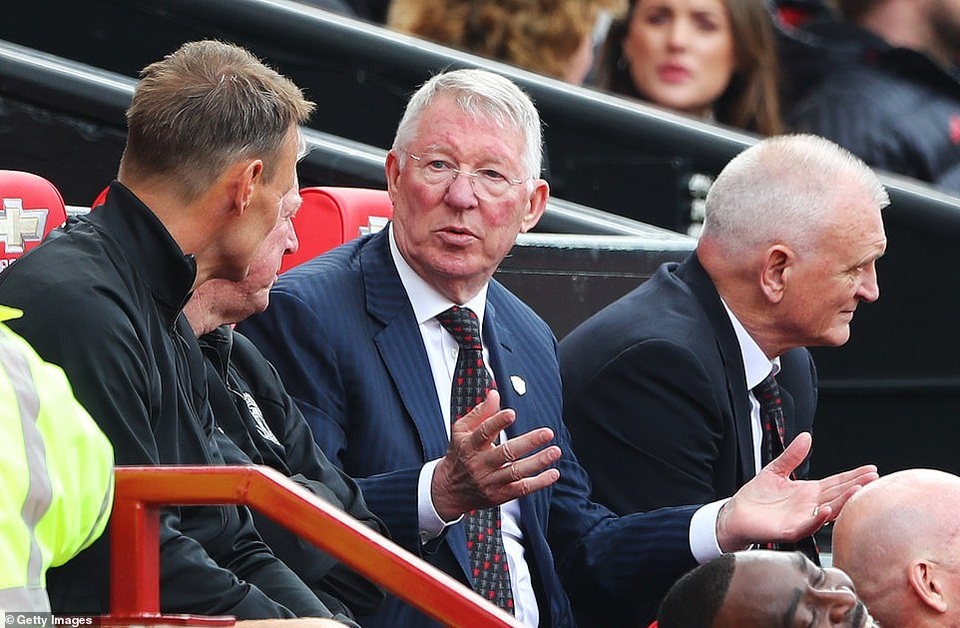Beckham tỏa sáng, huyền thoại Man Utd thắng huyền thoại Bayern 5-0 - 19 Beckham tỏa sáng, huyền thoại Man Utd thắng huyền thoại Bayern 5-0 - 19