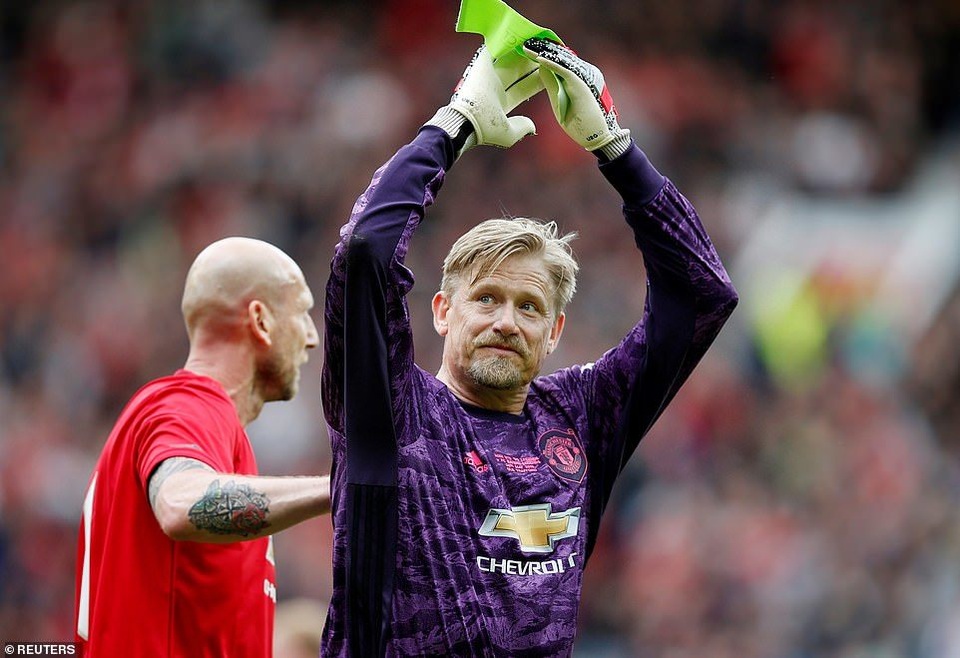 Beckham tỏa sáng, huyền thoại Man Utd thắng huyền thoại Bayern 5-0 - 17 Beckham tỏa sáng, huyền thoại Man Utd thắng huyền thoại Bayern 5-0 - 17