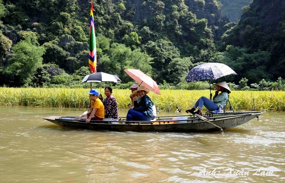 Ninh Bình đón gần 5,4 triệu lượt khách trong 6 tháng đầu năm 2019 - 2 Ninh Bình đón gần 5,4 triệu lượt khách trong 6 tháng đầu năm 2019 - 2