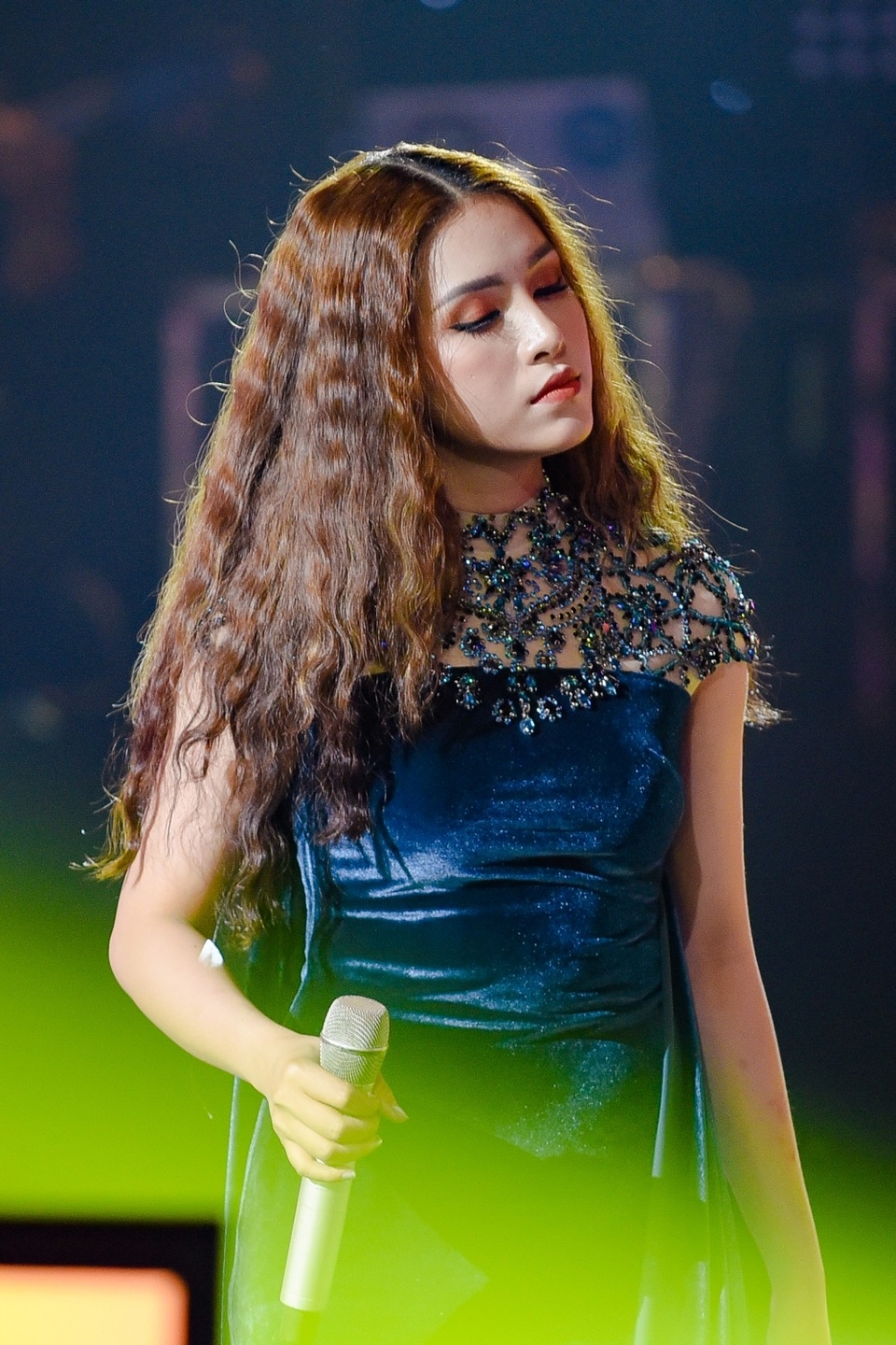 Noo Phước Thịnh chỉnh thái độ hai hotgirl hát hit Mỹ Tâm - 2 Noo Phước Thịnh chỉnh thái độ hai hotgirl hát hit Mỹ Tâm - 2