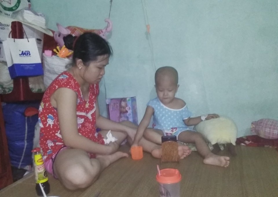 Xót xa bé gái 3 tuổi đã phải chống chọi bệnh ung thư máu - 1 Xót xa bé gái 3 tuổi đã phải chống chọi bệnh ung thư máu - 1