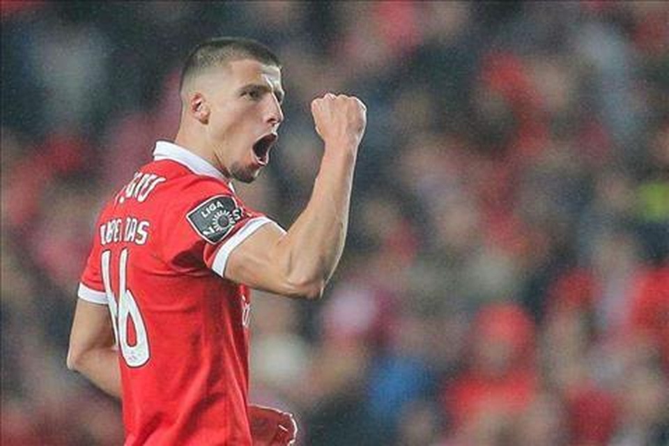Nhật ký chuyển nhượng ngày 27/5: Man Utd mua sao Benfica với giá 105 triệu bảng? - 2 Nhật ký chuyển nhượng ngày 27/5: Man Utd mua sao Benfica với giá 105 triệu bảng? - 2