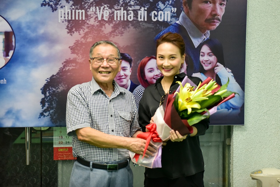 “Nếu gặp cô gái ngoài đời như Anh Thư “Về nhà đi con” tôi yêu ngay” - 1 “Nếu gặp cô gái ngoài đời như Anh Thư “Về nhà đi con” tôi yêu ngay” - 1