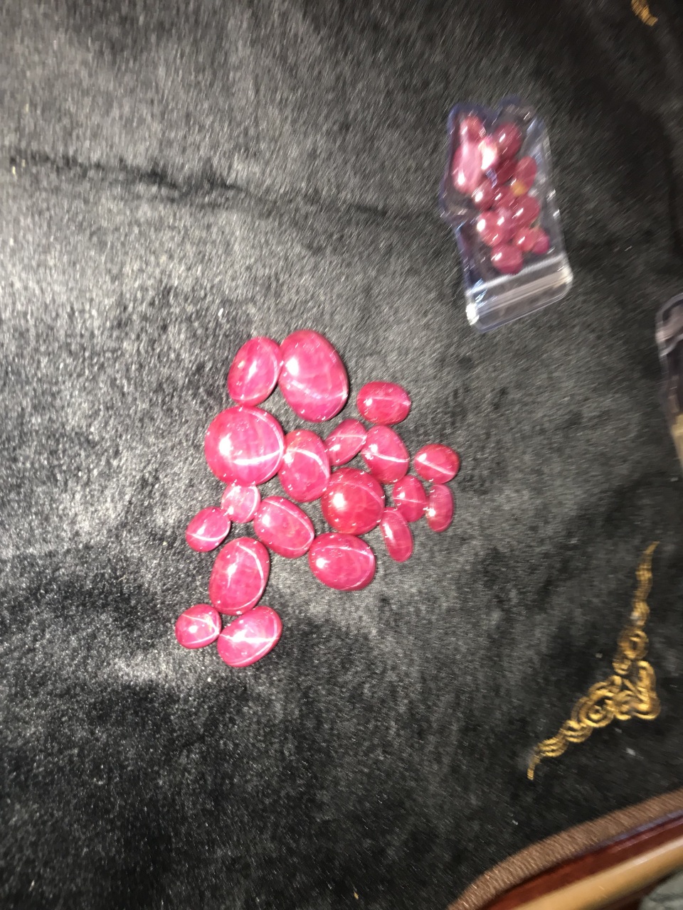 Trả 21 tỷ đồng bộ đá Ruby sao siêu hiếm đại gia vẫn lắc đầu - 1 Trả 21 tỷ đồng bộ đá Ruby sao siêu hiếm đại gia vẫn lắc đầu - 1