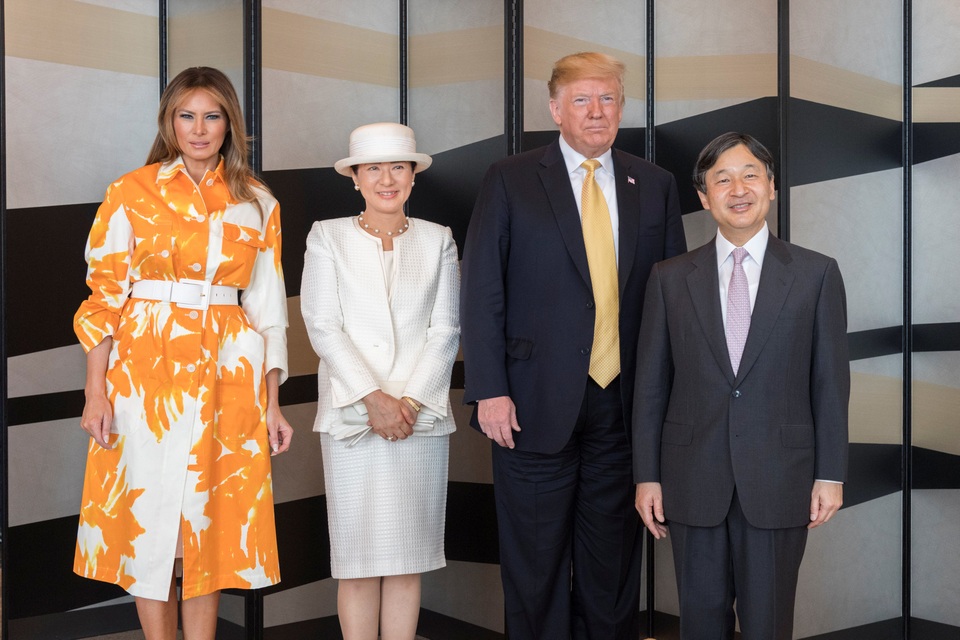 Ông Trump trở thành tổng thống Mỹ đầu tiên thăm tàu chiến Nhật Bản - 12 Ông Trump trở thành tổng thống Mỹ đầu tiên thăm tàu chiến Nhật Bản - 12
