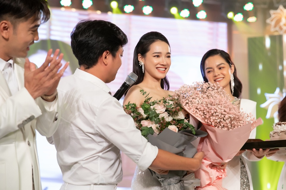Sau 10 năm hoạt động nghệ thuật, Nhã Phương chính thức chuyển hướng sang kinh doanh - 9 Sau 10 năm hoạt động nghệ thuật, Nhã Phương chính thức chuyển hướng sang kinh doanh - 9