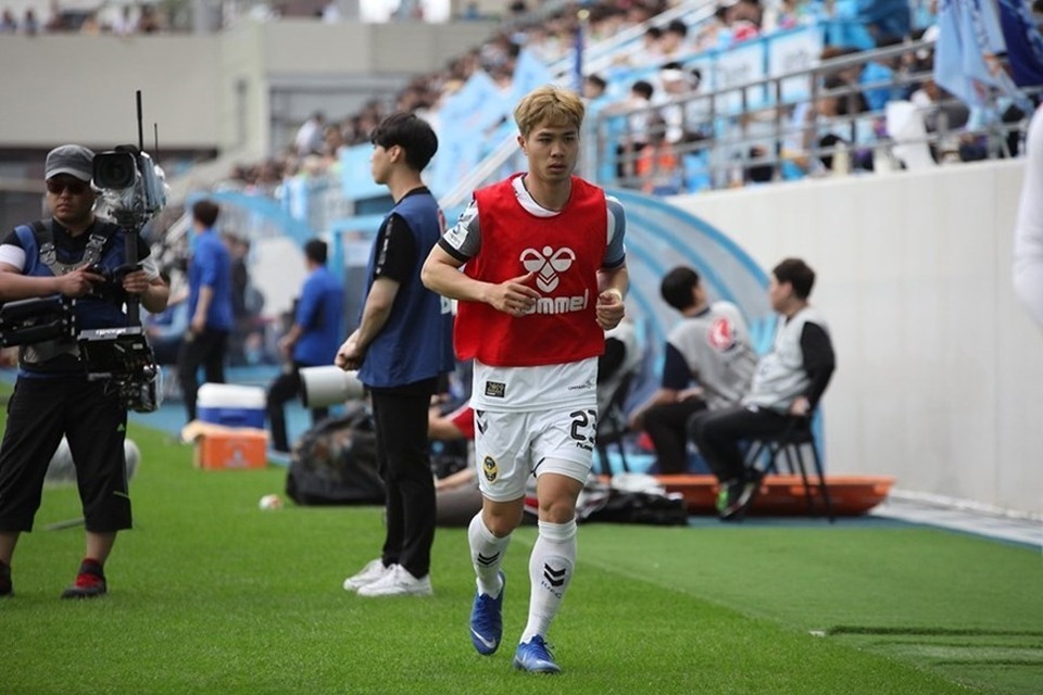Công Phượng bị “bỏ rơi”, Incheon United đã biết mùi chiến thắng - 1 Công Phượng bị “bỏ rơi”, Incheon United đã biết mùi chiến thắng - 1