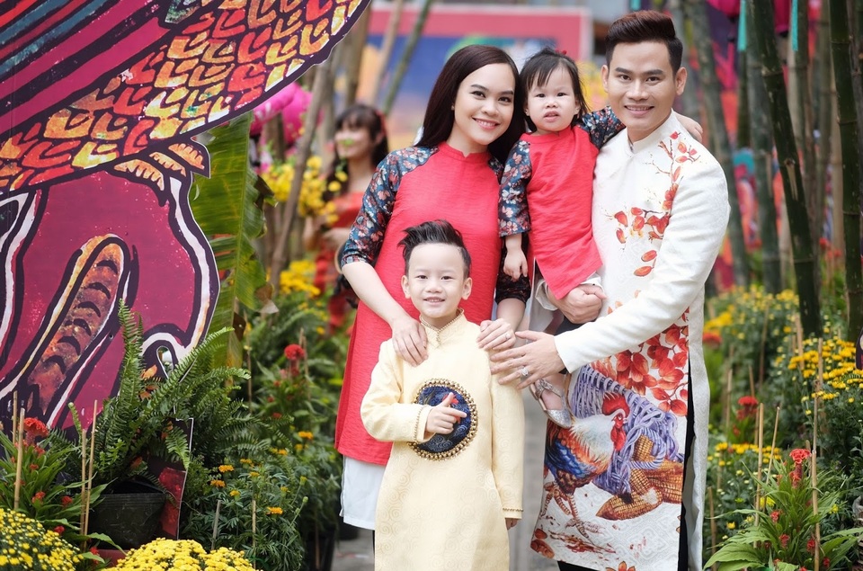 MC VTV “muốn chui xuống đất” vì xấu hổ khi diễn cảnh bán nude - 4 MC VTV “muốn chui xuống đất” vì xấu hổ khi diễn cảnh bán nude - 4