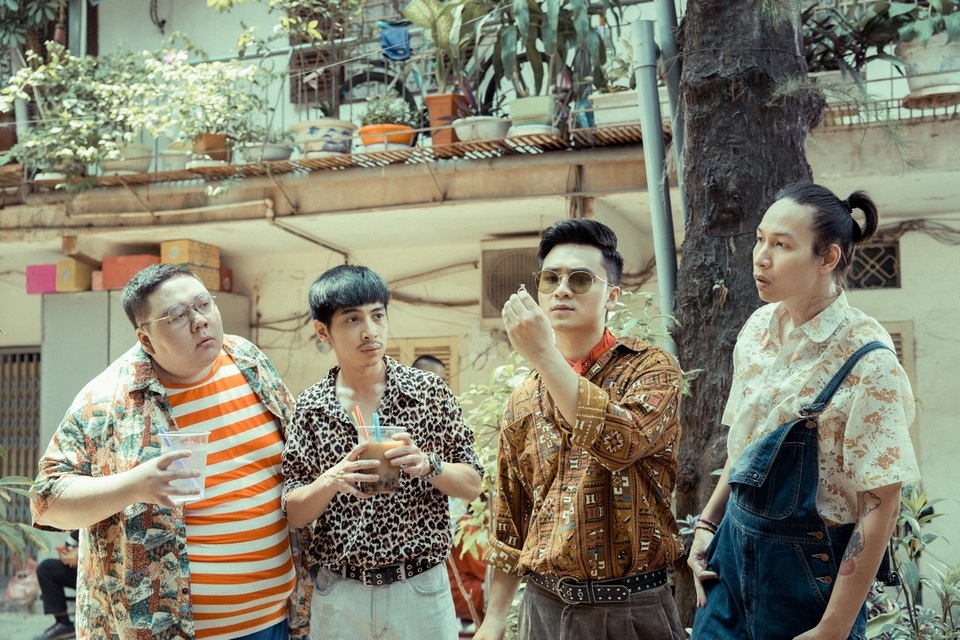 Hà Anh cầu hôn bạn gái “thanh mai trúc mã” trong MV mới - 3 Hà Anh cầu hôn bạn gái “thanh mai trúc mã” trong MV mới - 3