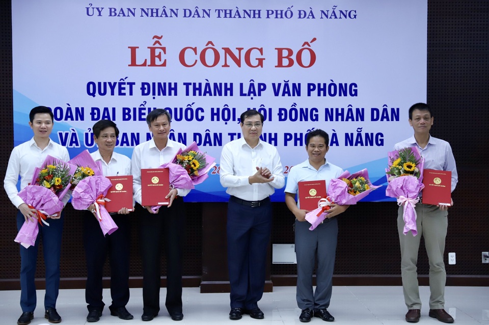 Chủ tịch Đà Nẵng: Hy vọng việc sáp nhập không phải “dấu cộng vô hồn” - 2 Chủ tịch Đà Nẵng: Hy vọng việc sáp nhập không phải “dấu cộng vô hồn” - 2