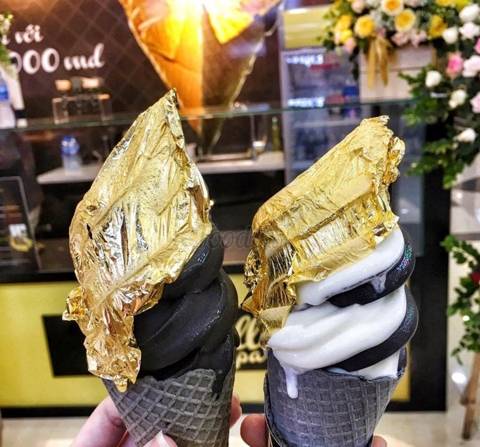 Kem dát vàng 24K tràn ra Hà Nội, giá “chát” vẫn muốn thử cho “sang mồm” - 1 Kem dát vàng 24K tràn ra Hà Nội, giá “chát” vẫn muốn thử cho “sang mồm” - 1