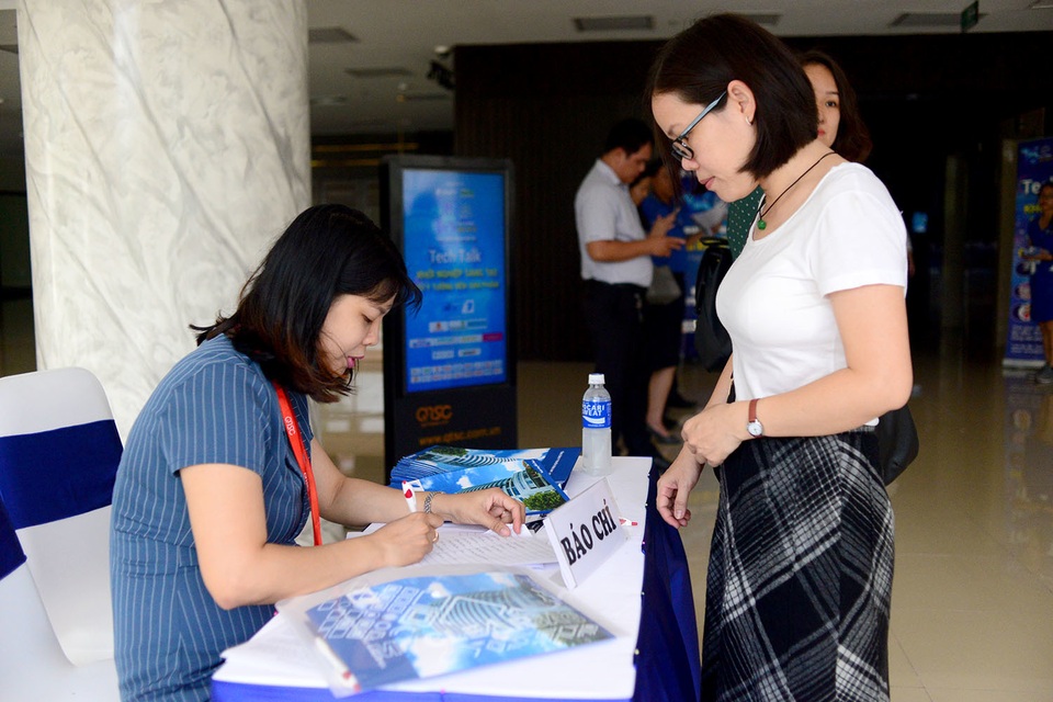 Giải thưởng Nhân tài Đất Việt 2019: Lần đầu tiên giao lưu trực tuyến với các tiến sĩ ở nước ngoài - 8
