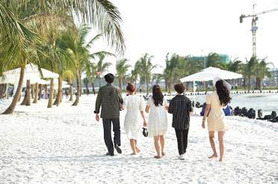 Thư “Về nhà đi con” lấy chồng đại gia, cả nhà đi nghỉ dưỡng sang chảnh? - 6