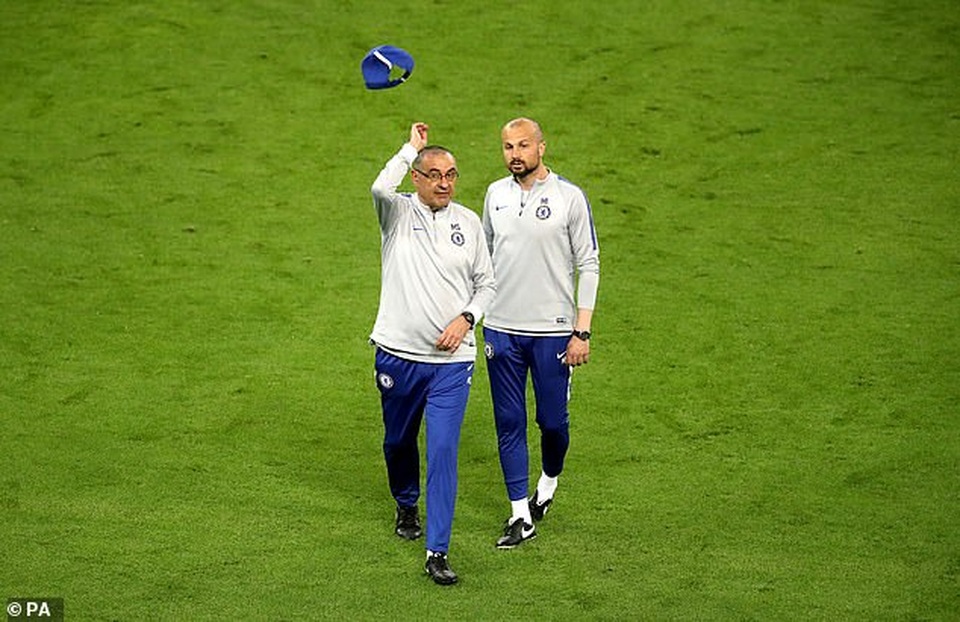 HLV Sarri đùng đùng bỏ buổi tập, Chelsea bất ổn trước chung kết Europa League - 2 HLV Sarri đùng đùng bỏ buổi tập, Chelsea bất ổn trước chung kết Europa League - 2