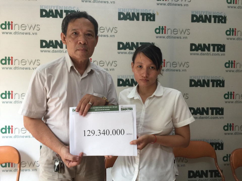 Bạn đọc Dân trí về tận nhà giúp đỡ 4 mẹ con nheo nhóc ôm khoản nợ khủng - 4 Bạn đọc Dân trí về tận nhà giúp đỡ 4 mẹ con nheo nhóc ôm khoản nợ khủng - 4