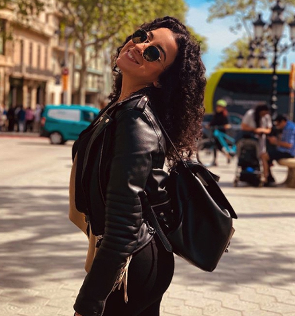 Đại chiến nhan sắc giữa các mỹ nhân ủng hộ Chelsea và Arsenal - 5 Đại chiến nhan sắc giữa các mỹ nhân ủng hộ Chelsea và Arsenal - 5