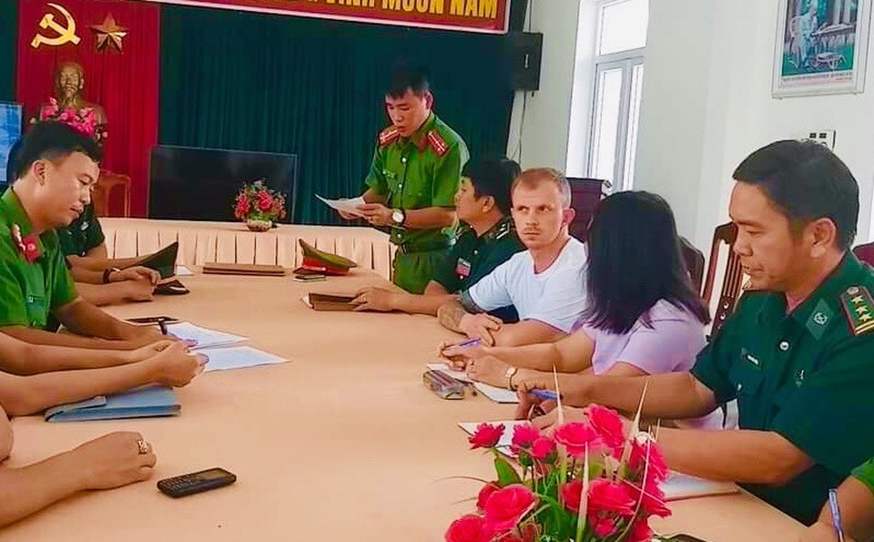 Bị Interpol truy nã, một người Nga bị bắt giữ khi nhập cảnh Việt Nam - 1