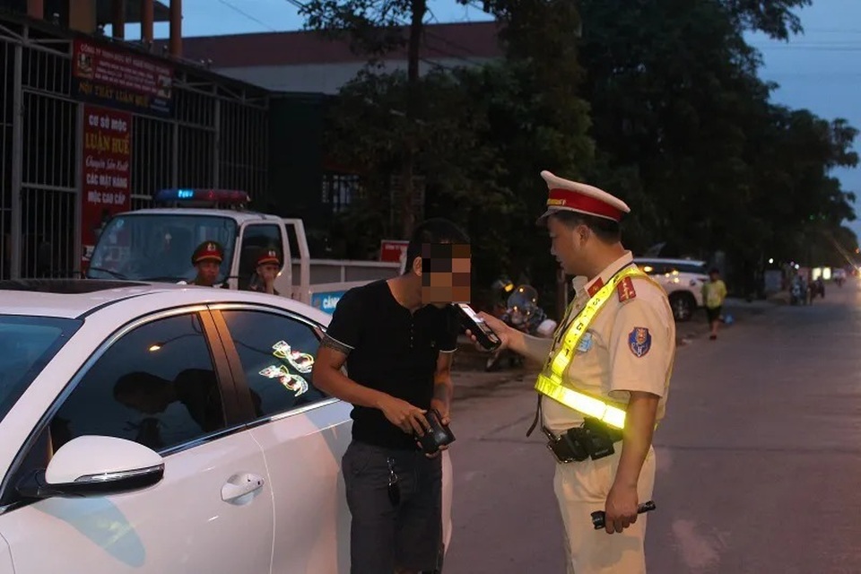 2 tuần thu phạt nồng độ cồn 2 tỷ đồng, tạm giữ 410 phương tiện - 1 2 tuần thu phạt nồng độ cồn 2 tỷ đồng, tạm giữ 410 phương tiện - 1