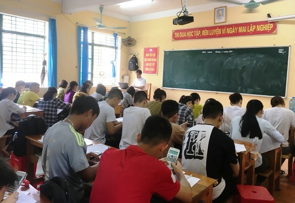 Vào đại học không còn là ưu tiên của nhiều học sinh trường miền núi - 2 Vào đại học không còn là ưu tiên của nhiều học sinh trường miền núi - 2