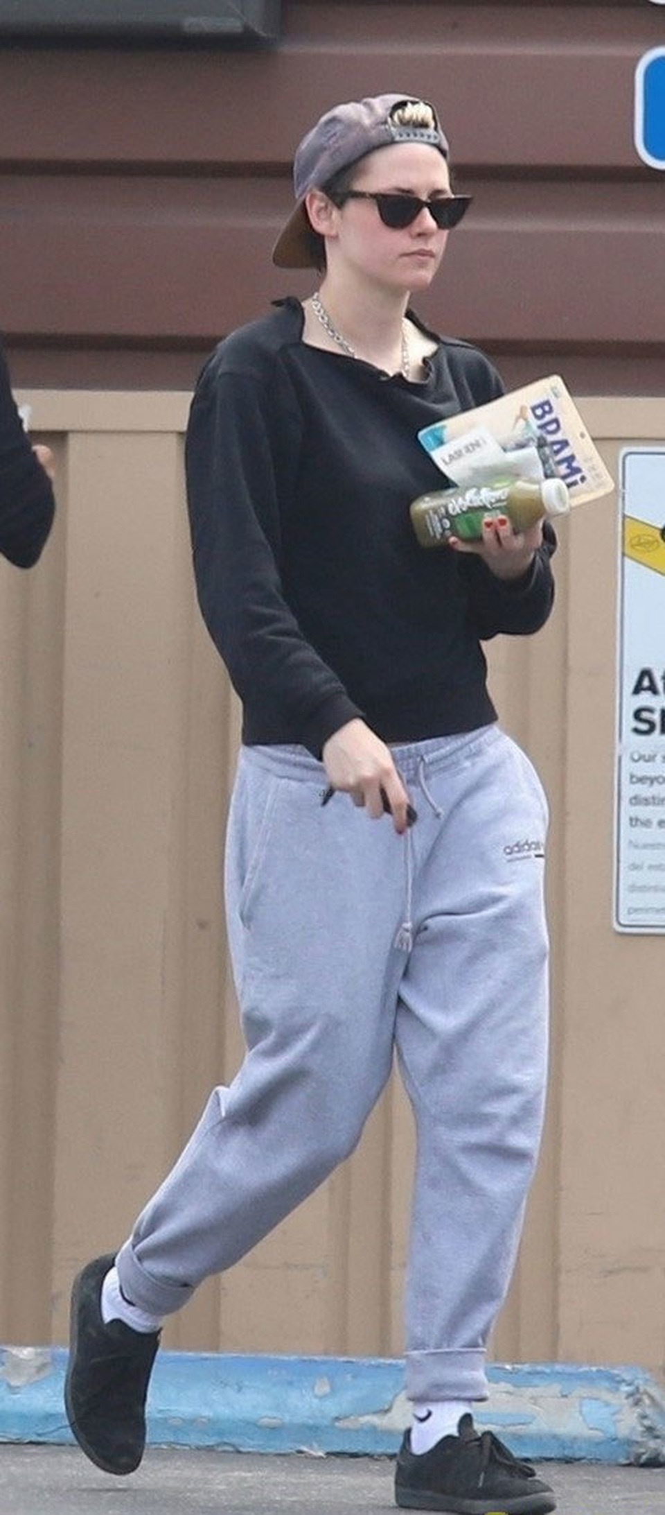 Choáng váng trước vẻ ngoài ngày càng nam tính của Kristen Stewart - 10 Choáng váng trước vẻ ngoài ngày càng nam tính của Kristen Stewart - 10