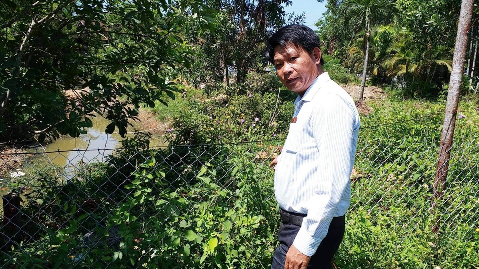 “Đại gia” làm nhiều nhà dân bị lún, nứt tiếp tục chiếm đất công xây dựng trái phép - 6 “Đại gia” làm nhiều nhà dân bị lún, nứt tiếp tục chiếm đất công xây dựng trái phép - 6