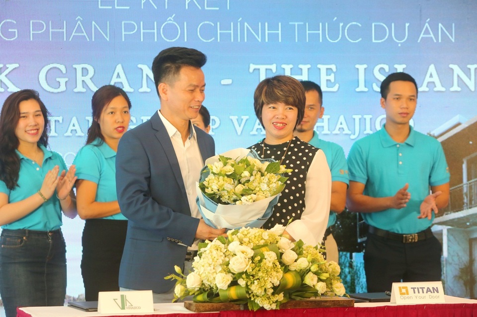 Titan bổ nhiệm giám đốc mới của dự án Ecopark - 1 Titan bổ nhiệm giám đốc mới của dự án Ecopark - 1