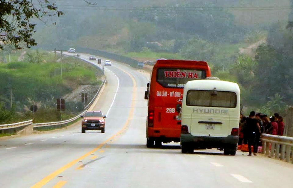 Đã vạch trắng sao còn vạch vàng? - 2 Đã vạch trắng sao còn vạch vàng? - 2