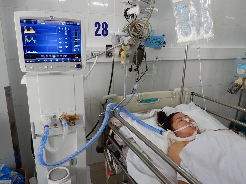 Xúc động người mẹ chồng vượt trăm cây số đóng viện phí chăm nàng dâu - 3 Xúc động người mẹ chồng vượt trăm cây số đóng viện phí chăm nàng dâu - 3