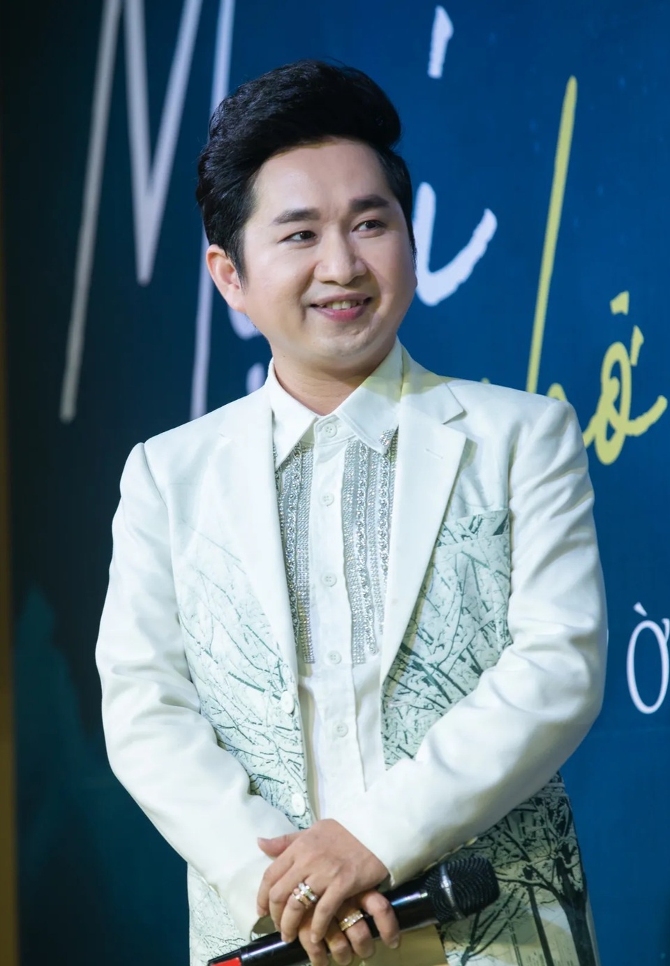 Hòa Minzy, Hoàng Tôn, Bằng Cường tiết lộ lý do “lặn mất tăm” - 4 Hòa Minzy, Hoàng Tôn, Bằng Cường tiết lộ lý do “lặn mất tăm” - 4