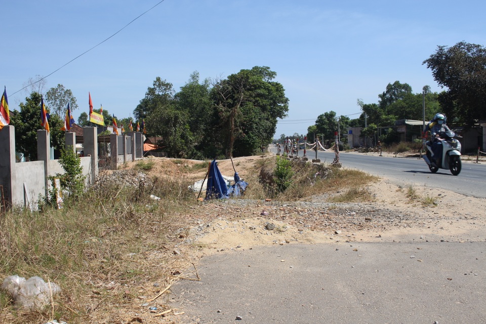 3 năm với 6 lần gia hạn, quốc lộ 1A vẫn nham nhở - 2 3 năm với 6 lần gia hạn, quốc lộ 1A vẫn nham nhở - 2