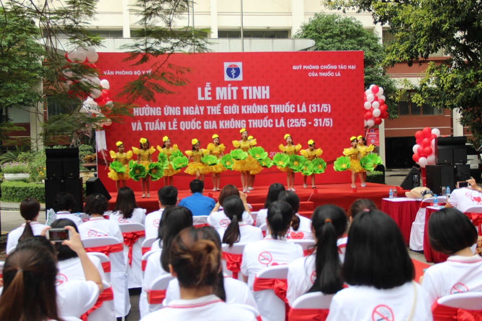 Hơn 4 nghìn chất hóa học có trong khói thuốc tàn phá cơ thể con người - 2 Hơn 4 nghìn chất hóa học có trong khói thuốc tàn phá cơ thể con người - 2