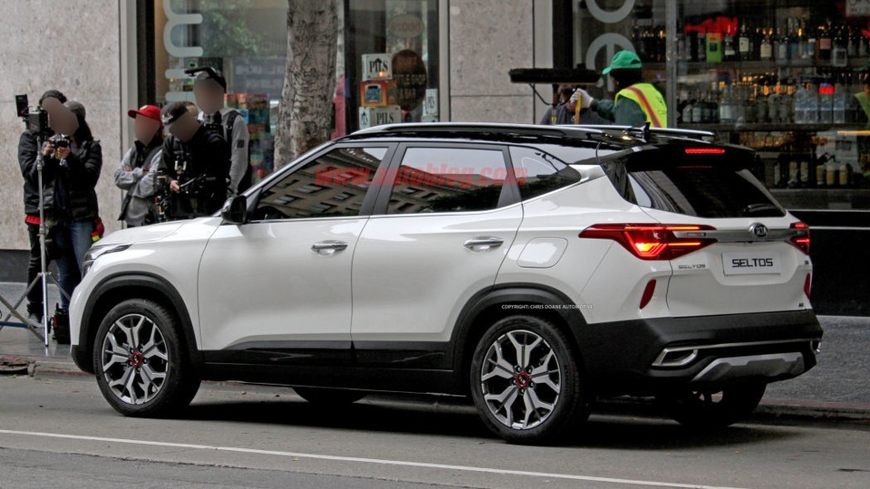 Crossover mới của Kia bất ngờ lộ diện trên phố - 5 Crossover mới của Kia bất ngờ lộ diện trên phố - 5