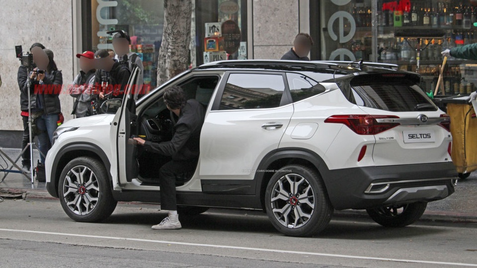 Crossover mới của Kia bất ngờ lộ diện trên phố - 3 Crossover mới của Kia bất ngờ lộ diện trên phố - 3