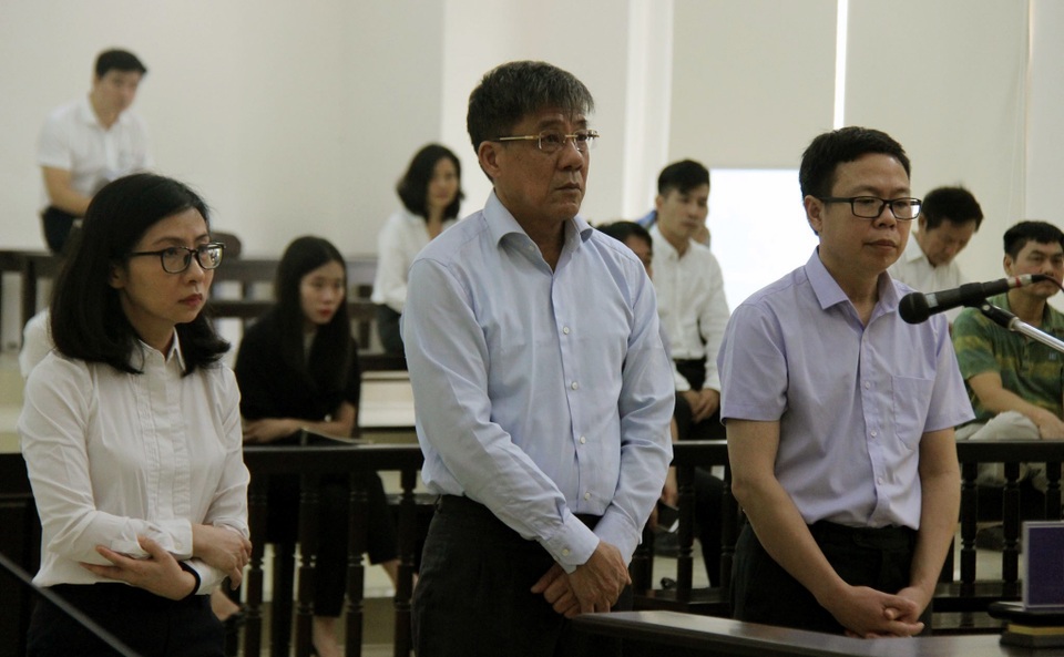Cựu Phó Tổng Giám đốc Oceanbank có mặt tại tòa xử cựu sếp dầu khí - 1 Cựu Phó Tổng Giám đốc Oceanbank có mặt tại tòa xử cựu sếp dầu khí - 1