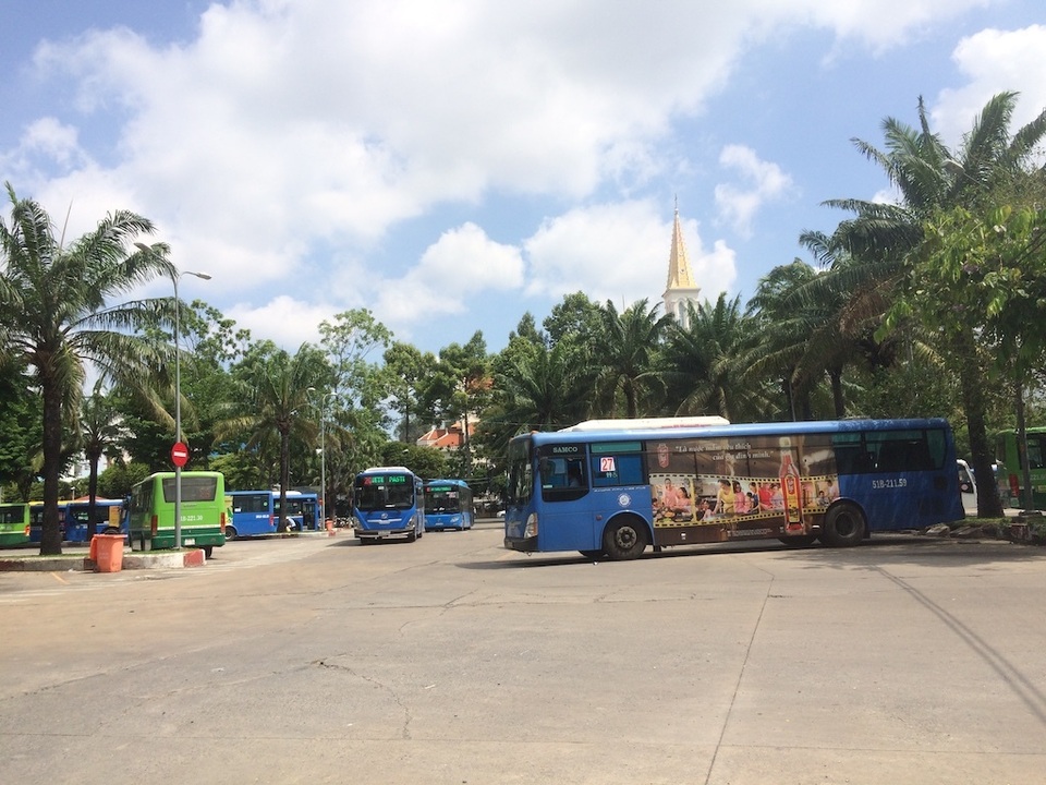 Hơn 1.100 xe buýt ở TPHCM “ế” quảng cáo - 1 Hơn 1.100 xe buýt ở TPHCM “ế” quảng cáo - 1